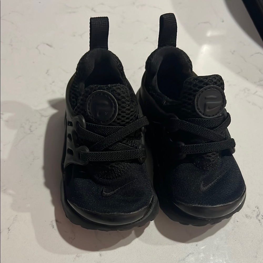 Nike Kids Black Sneakers